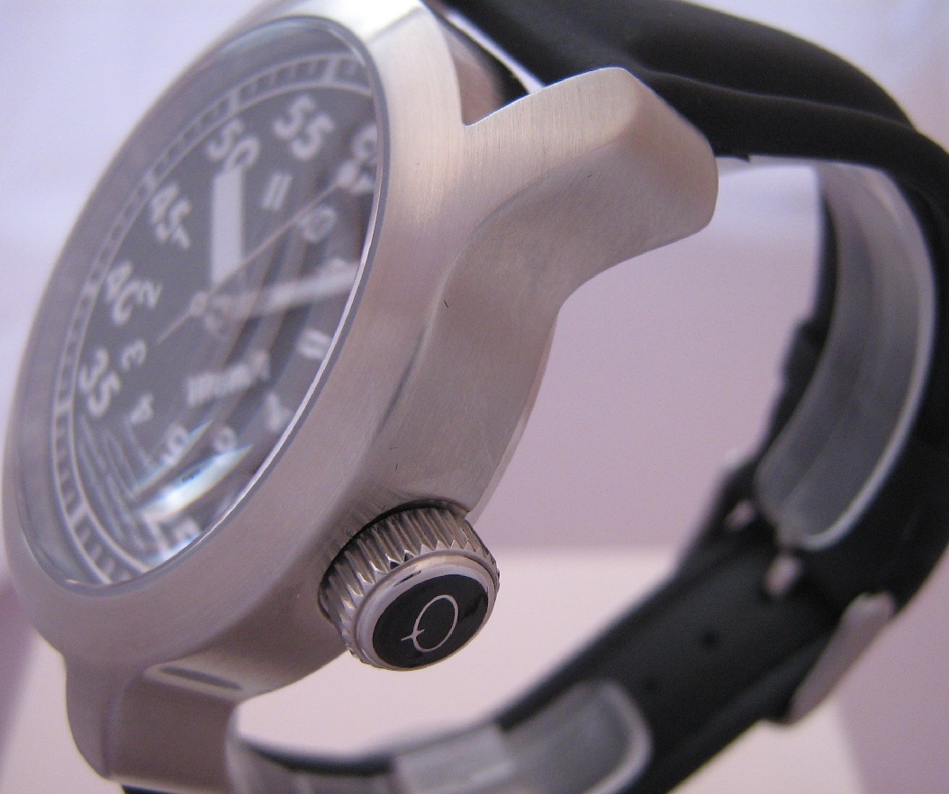 Angular Momentum Illum I Divers Watch, Black Dial With Rubber Strap