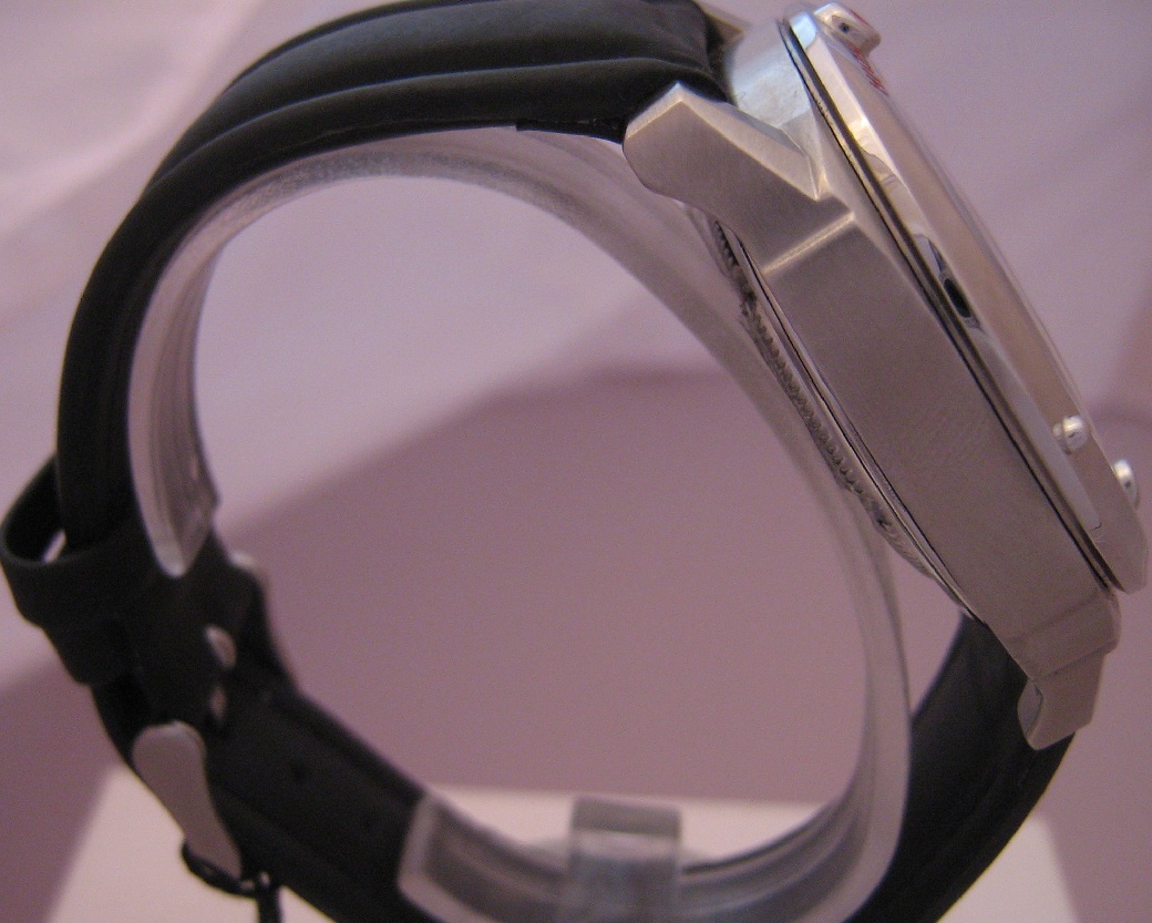 Angular Momentum Ariki, Red Dial With Rubber Strap