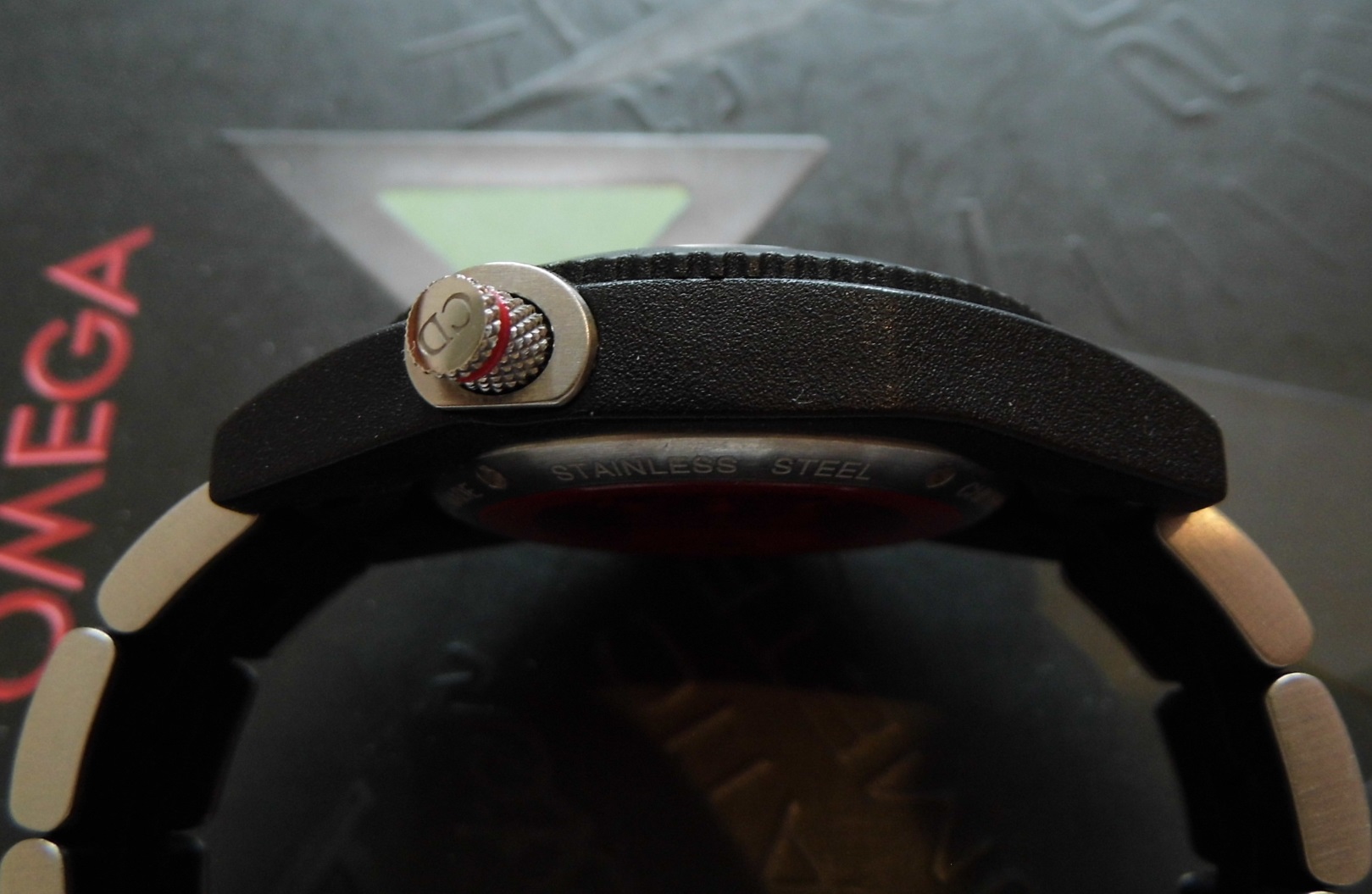 Dior Homme Chiffre Rouge A06 39MM, Black Dial, Rubber/Steel Strap