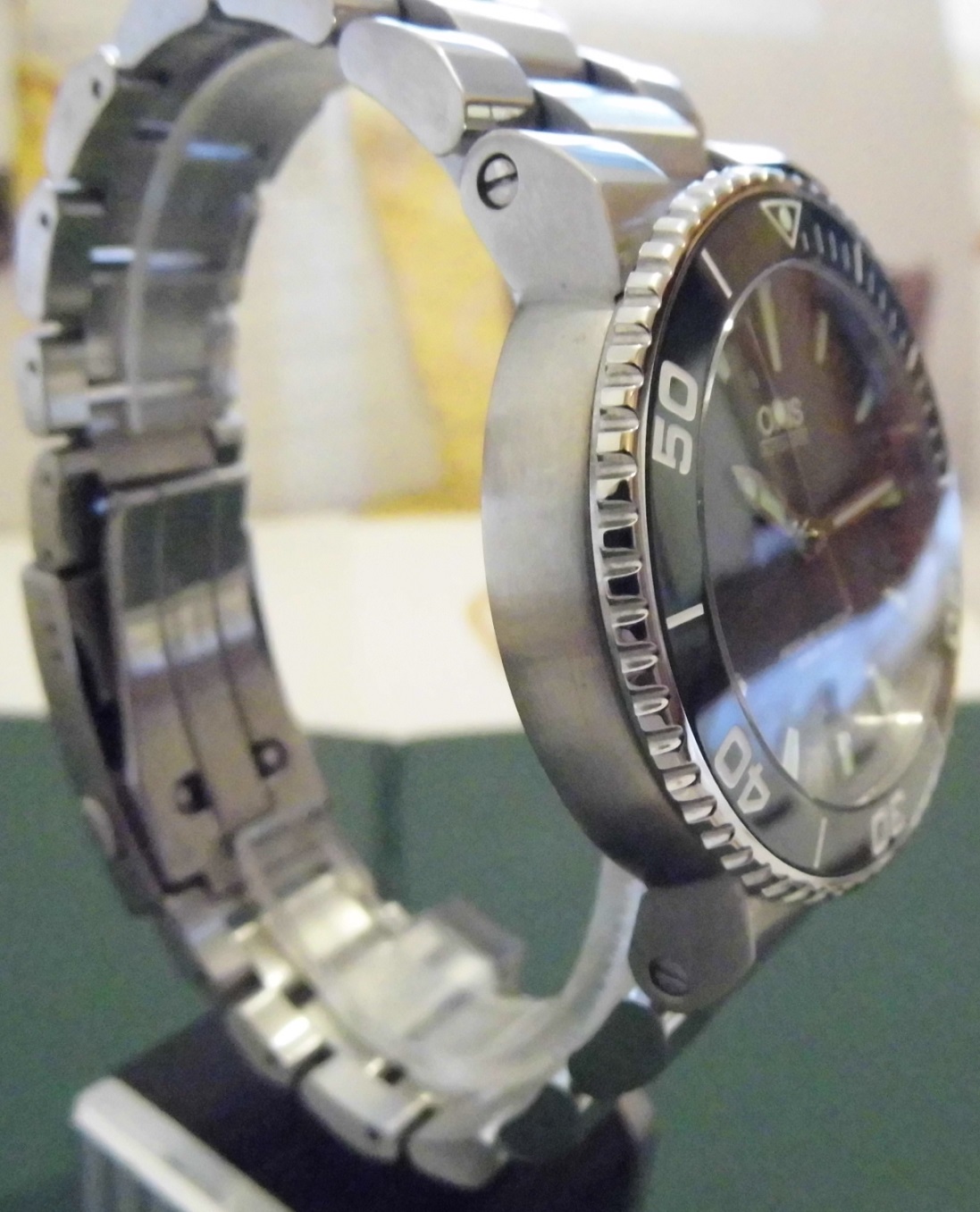 Oris Aquis Date, Green Dial, Bracelet