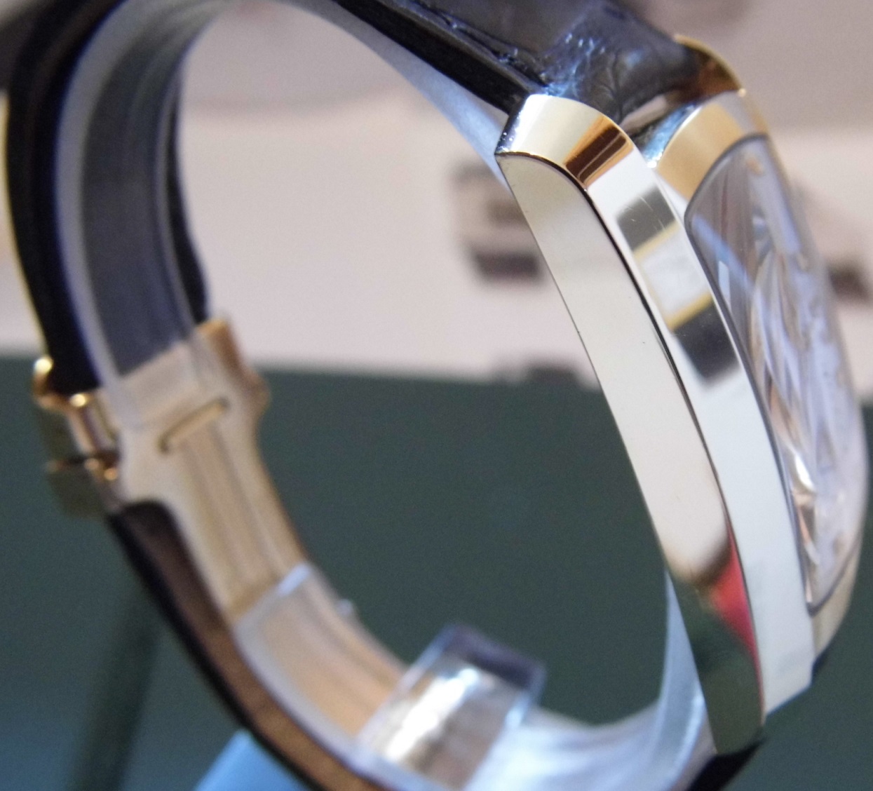 Baume & Mercier Hampton Milleis 18KT Gold, White Dial, Leather Strap