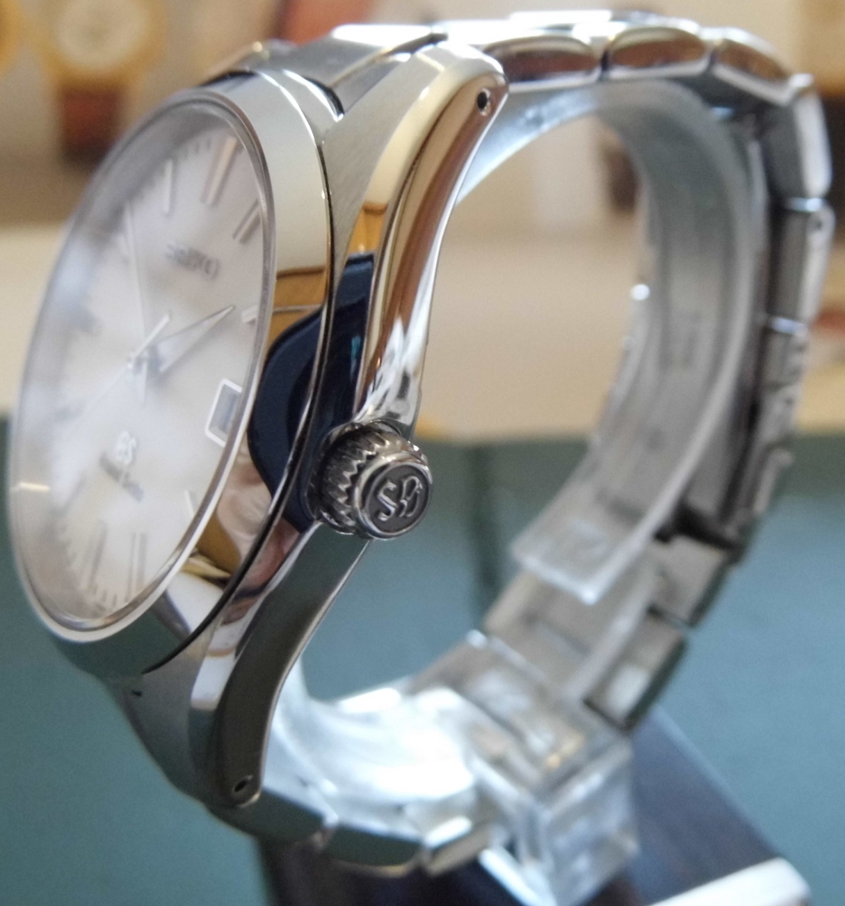 Grand Seiko SBGX059G, White Dial, Steel Bracelet