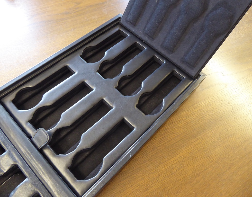 A Venlo 24 Holder Watch  Case