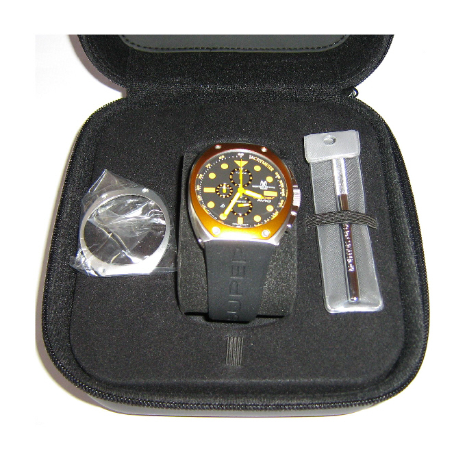 Super Avio Chronograph, Black Dial/White Numerals With Rubber Strap