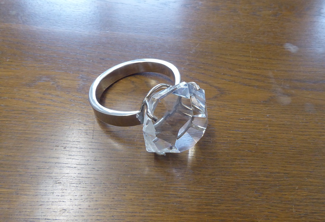An Oversize Display Diamond Ring 