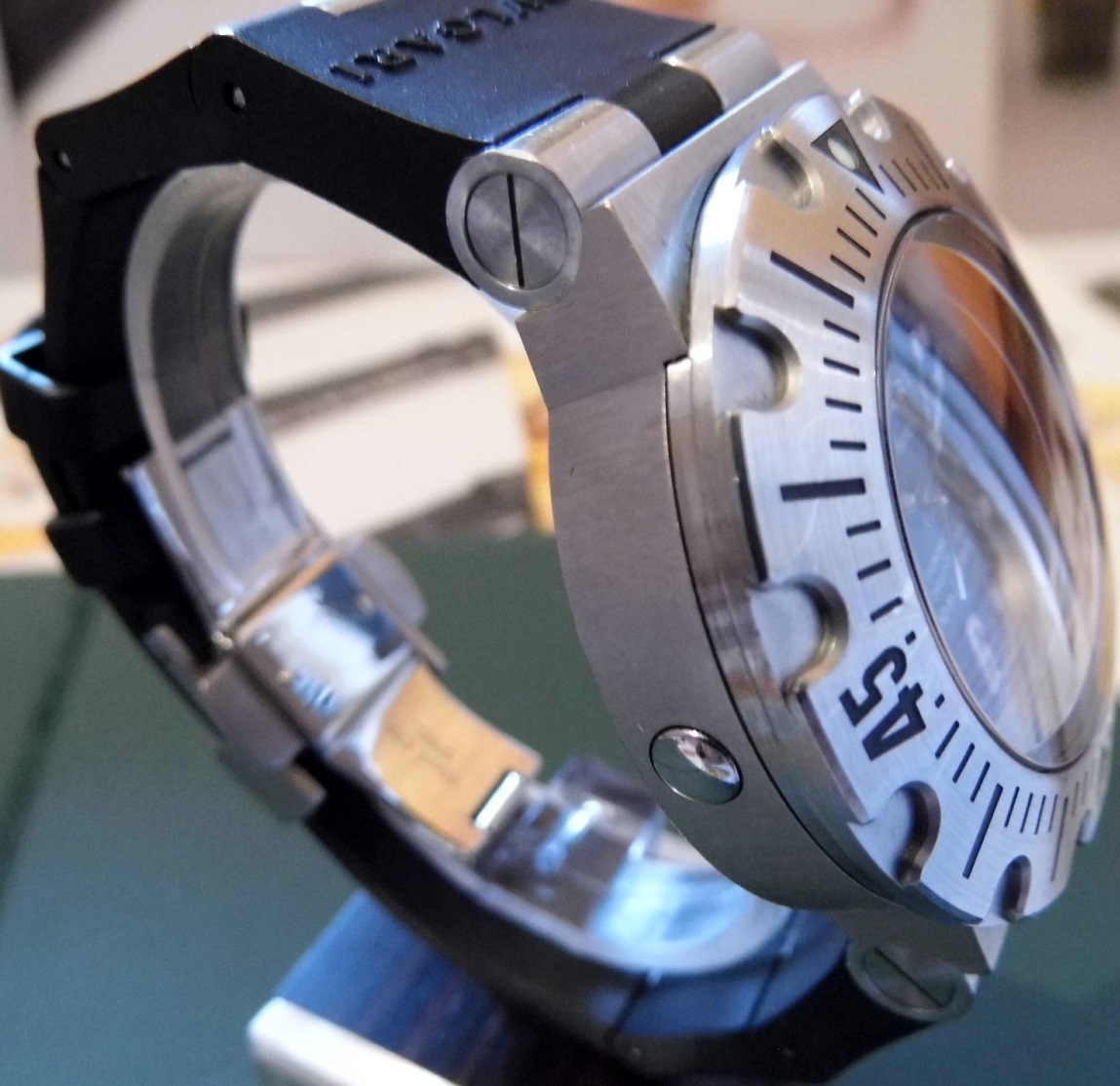 Bvlgari Diagono Professional 2000M, Black Dial, Rubber Strap