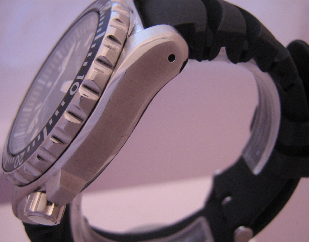 Seiko 200M Divers Spork, Black Dial, Rubber Strap