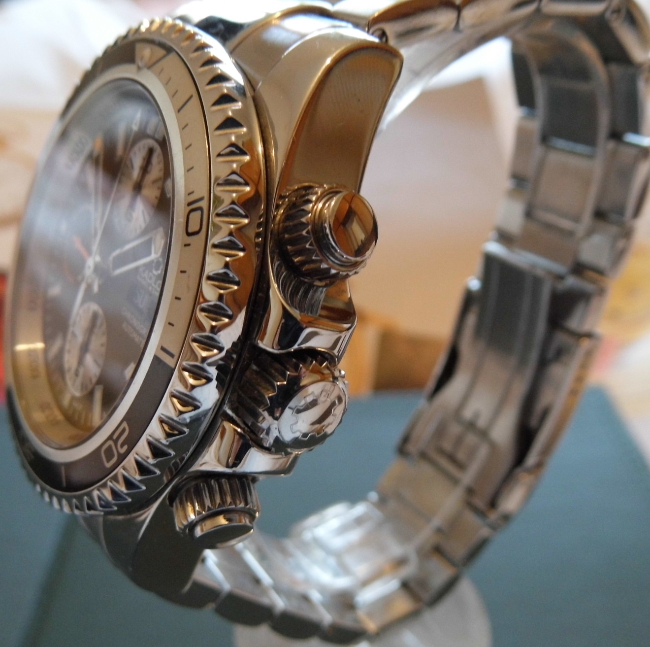 Kadloo Windward Master Chronograph, Brown Dial, Steel Bracelet