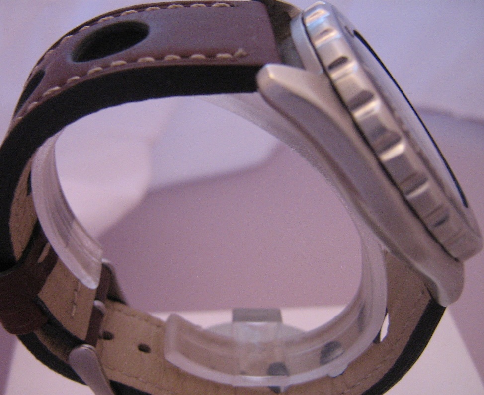 Citizen Eco Drive Divers 300M, Black Dial, Leather Strap