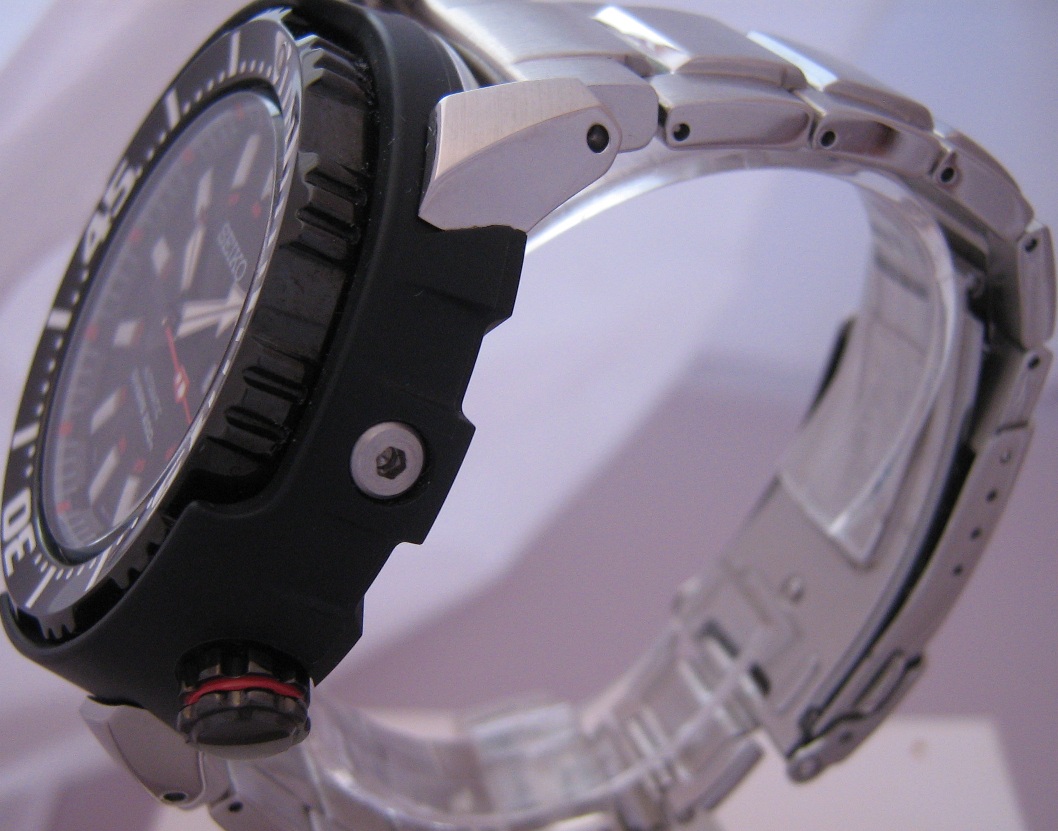 Seiko Superior Divers 200M, Black Dial, Steel Bracelet