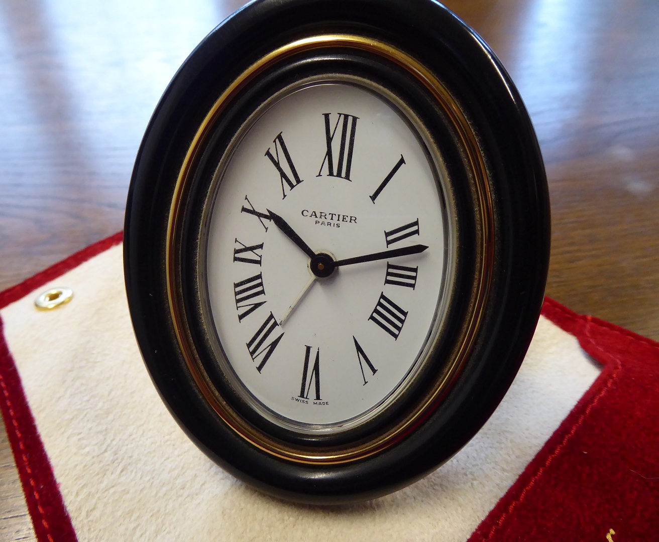A Cartier Baignoire Pendulette Desk Clock