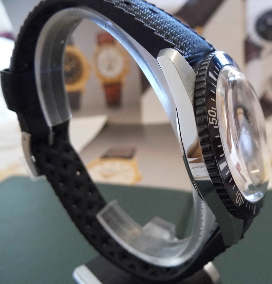 Oris 65 Divers, Black Dial, Rubber Strap