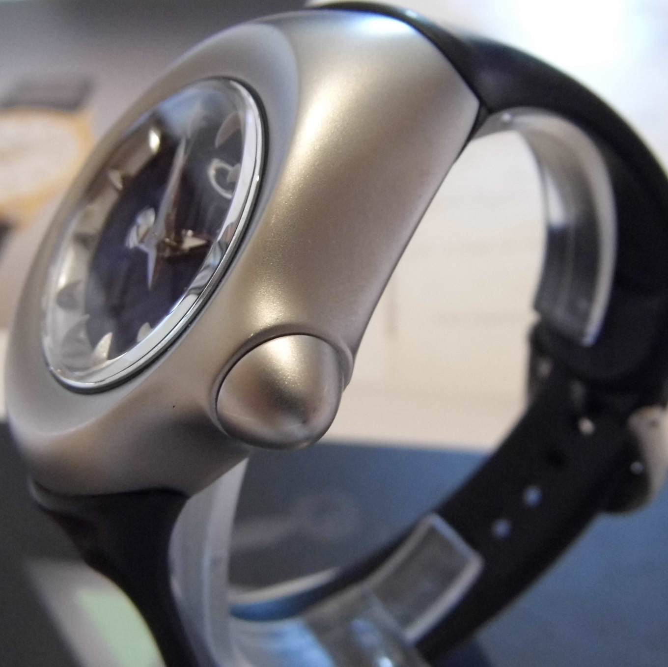 Oakley Crush, Blue Dial, Rubber Strap