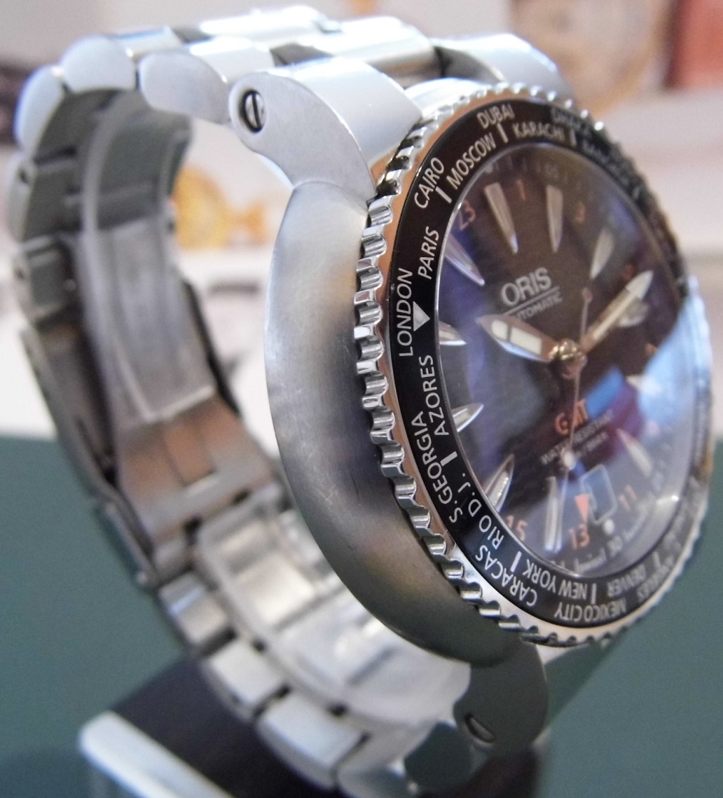 Oris TT1 Divers GMT, Black Dial, Bracelet