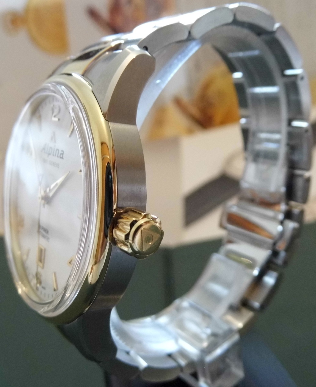 Alpina Alpiner Automatic, Silver Dial, Bracelet