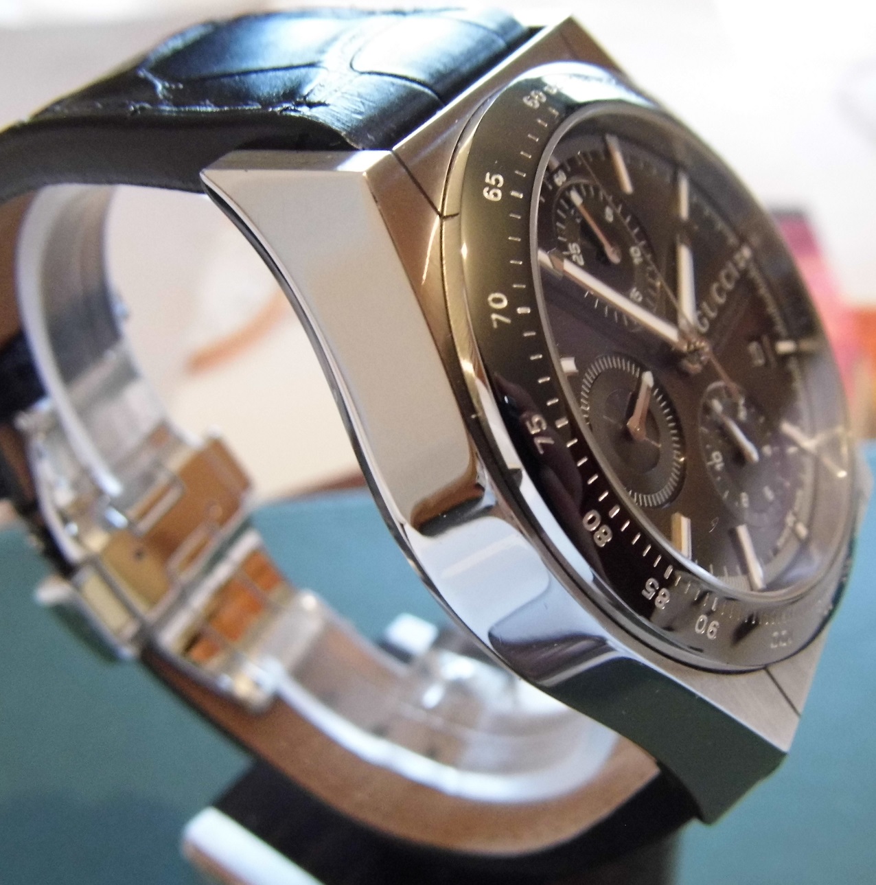 Gucci Pantheon Chronograph, Black Dial With Leather Strap