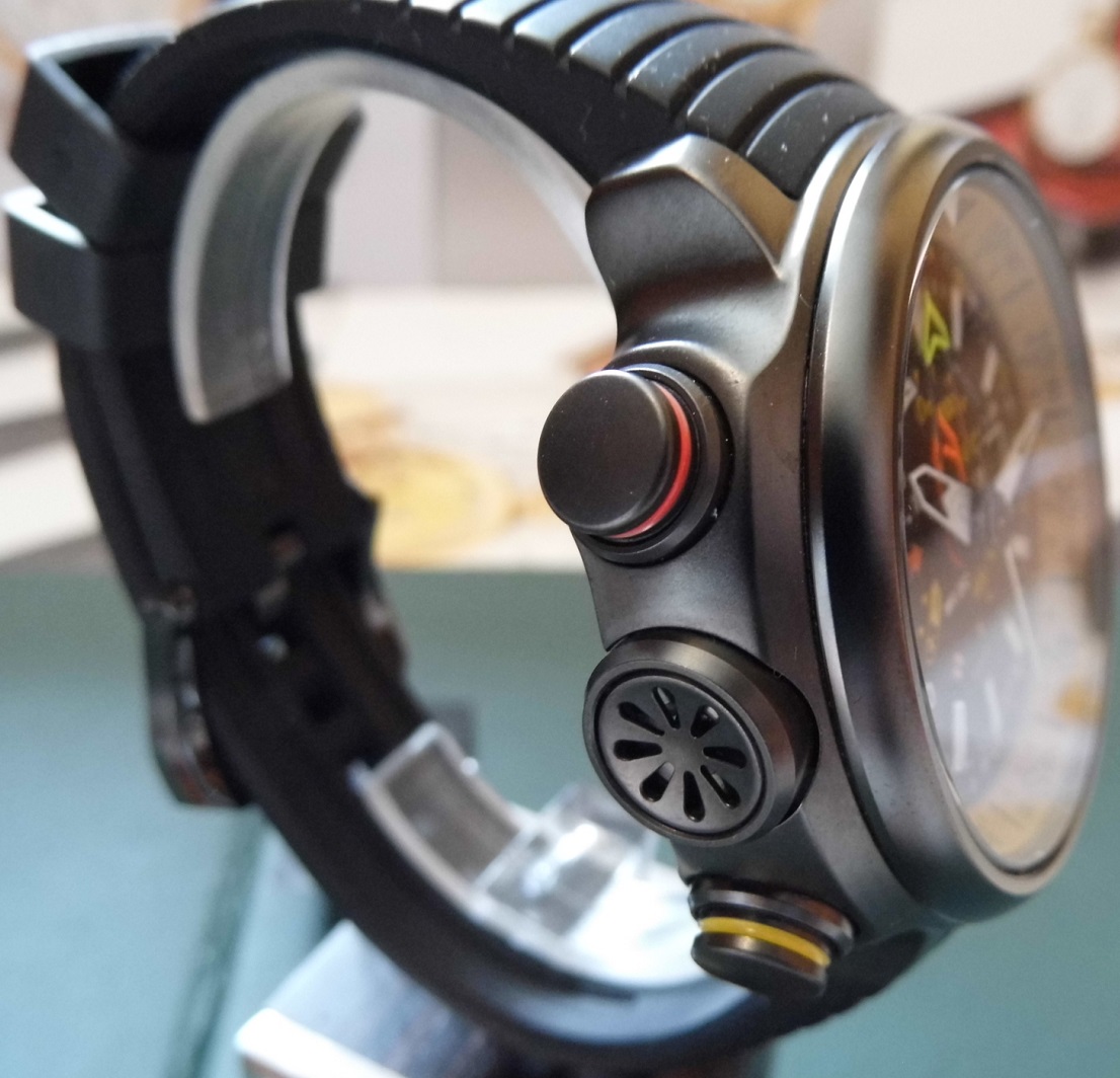 Citizen Eco Drive Altichron, Black Dial, Rubber Strap