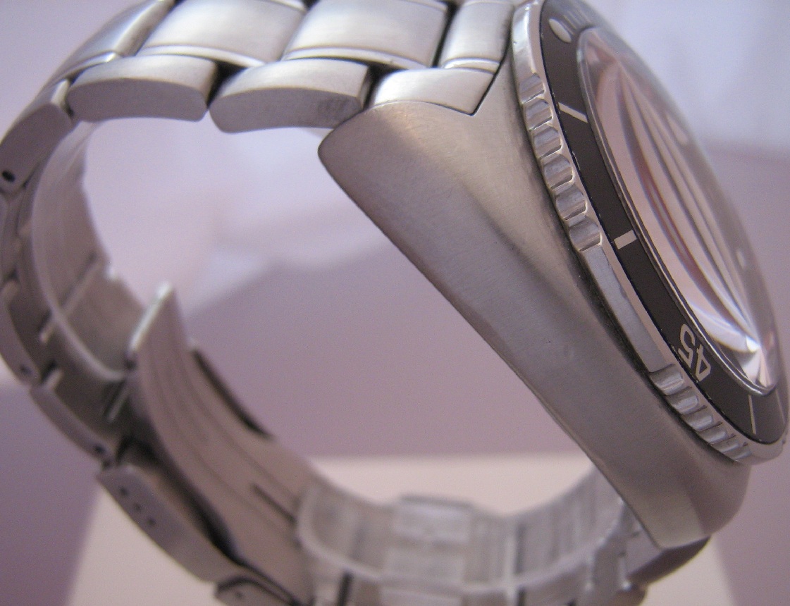 Zodiac Oceanaire, Black Dial With Steel Bracelet