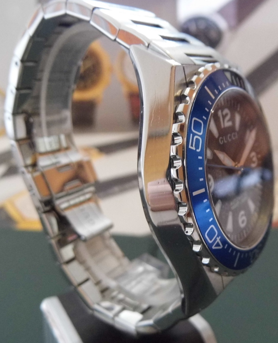 Gucci Pantheon Diver