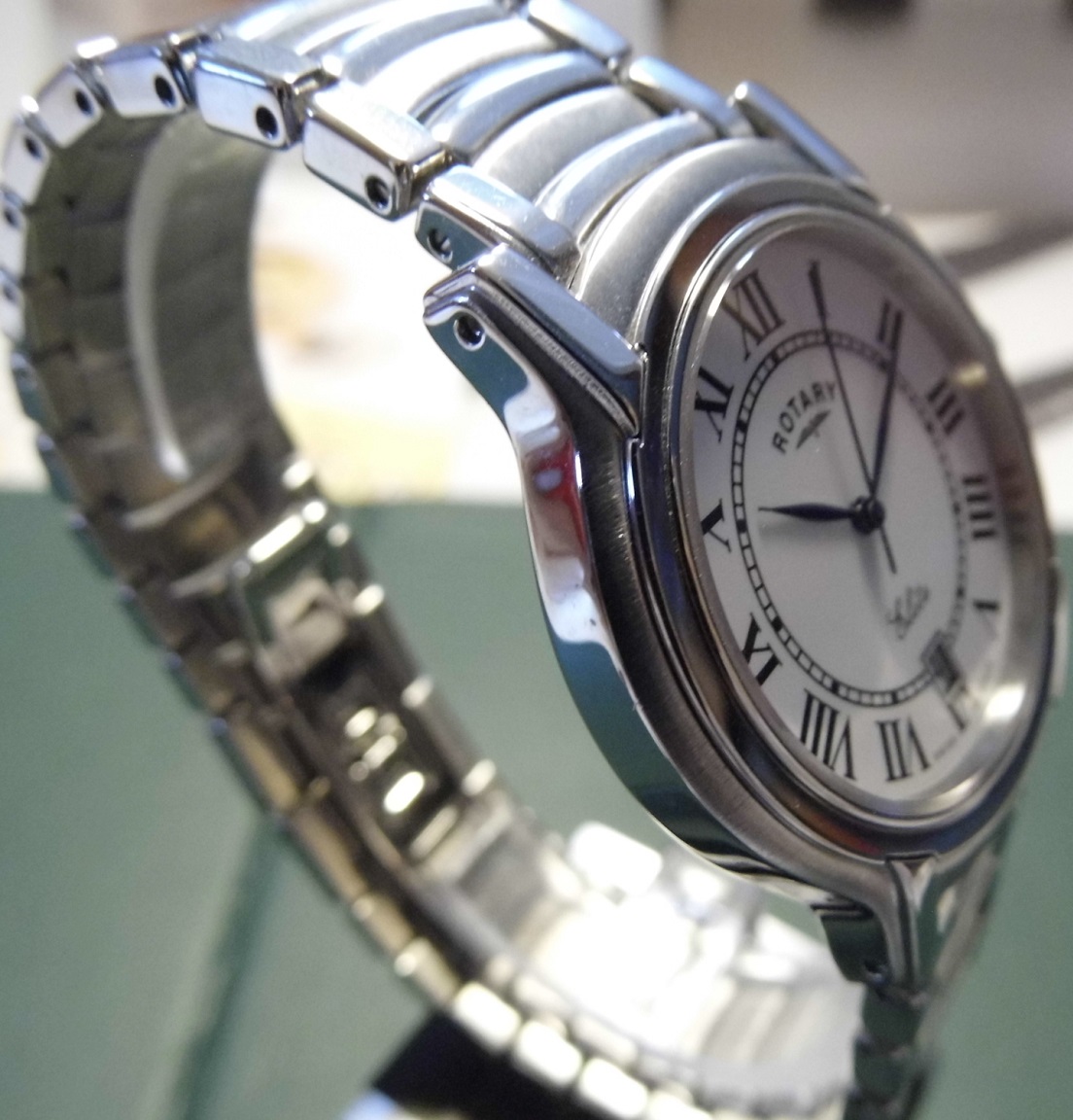 Rotary Elite Quartz, White Dial, Bracelet