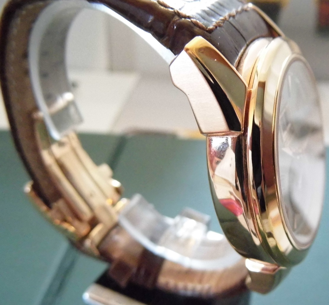 Seiko Kinetic Perpetual Calendar, White Dial, Brown Leather Strap 